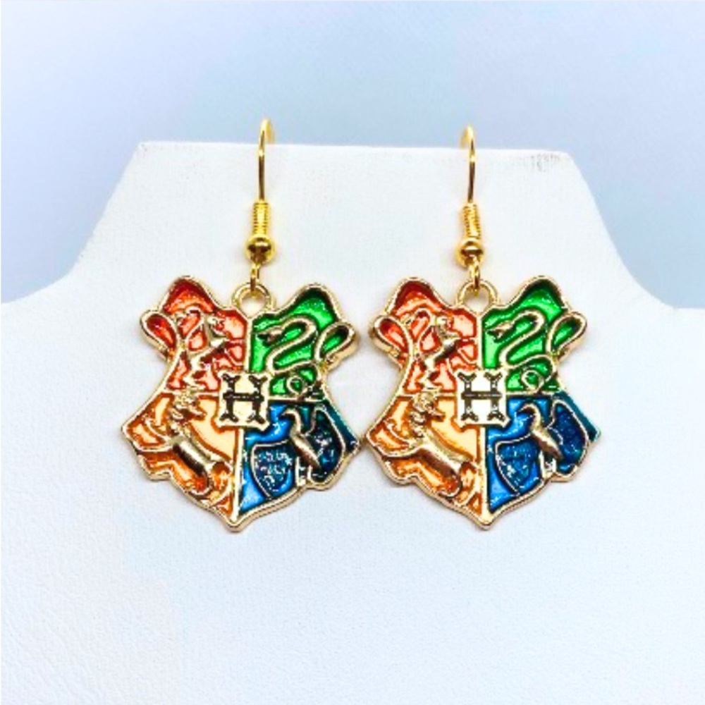 Earrings Hogwarts Crest Harry Potter Wizard Magic Witch Dumbledore Gold Tone